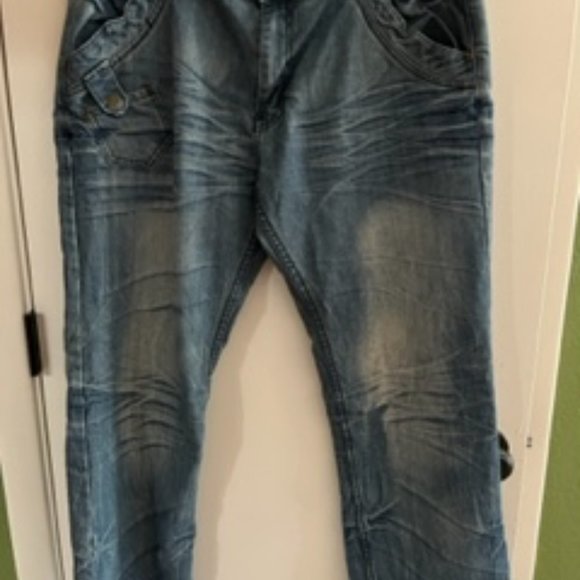 DESIGNER MEN'S JEANS - Picture 2 of 4